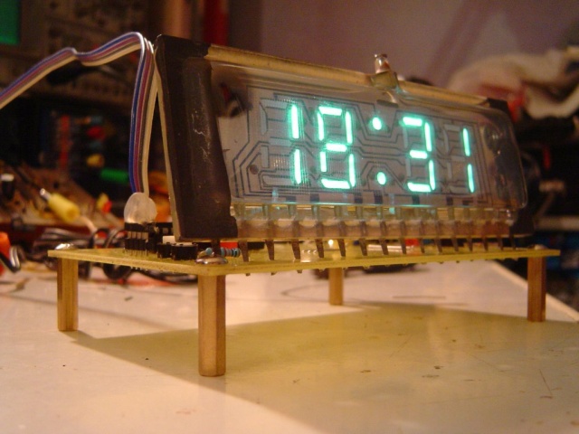 IVL1-7/5 Clock: we can see inside the VFD